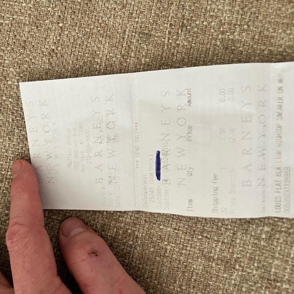 Christian Louboutin - Picture 3 of 17